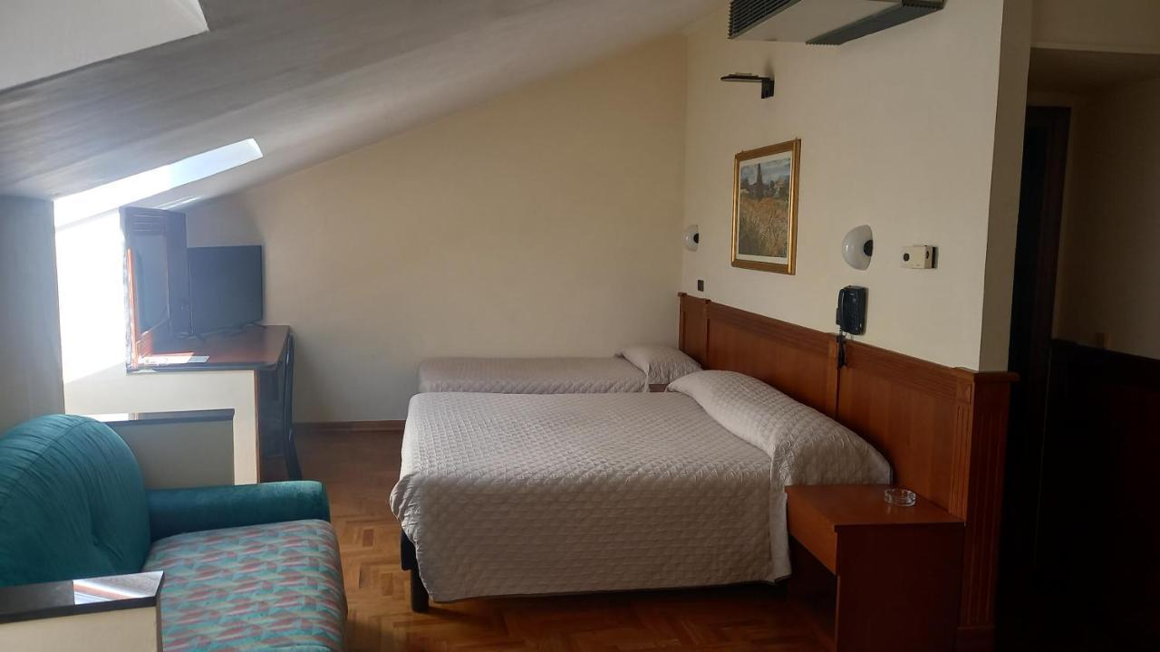 Hotel Valentino Centro Storico Orvieto Buitenkant foto