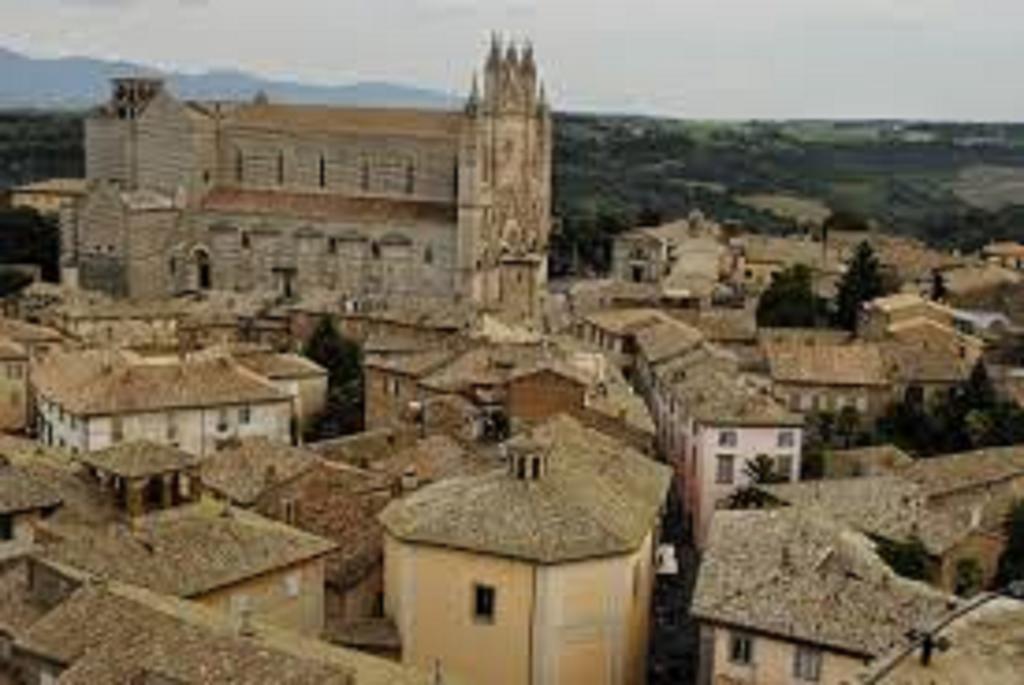 Hotel Valentino Centro Storico Orvieto Buitenkant foto