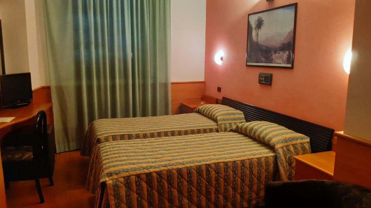 Hotel Valentino Centro Storico Orvieto Buitenkant foto