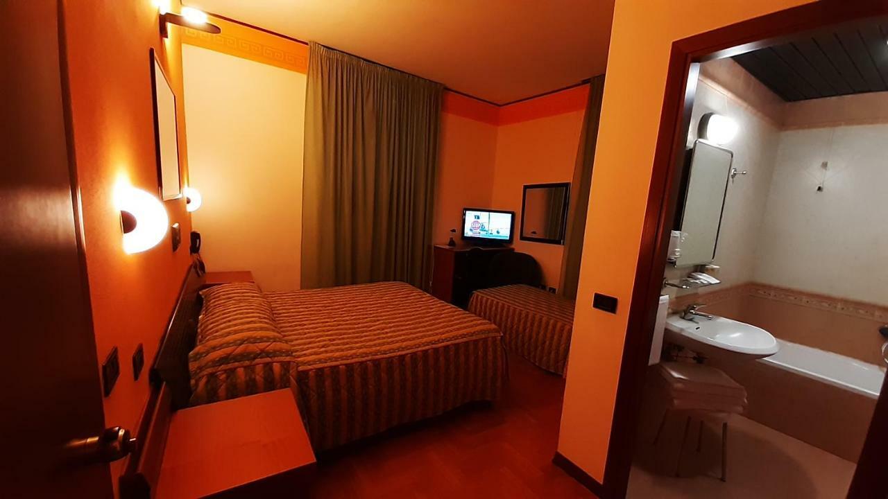 Hotel Valentino Centro Storico Orvieto Buitenkant foto