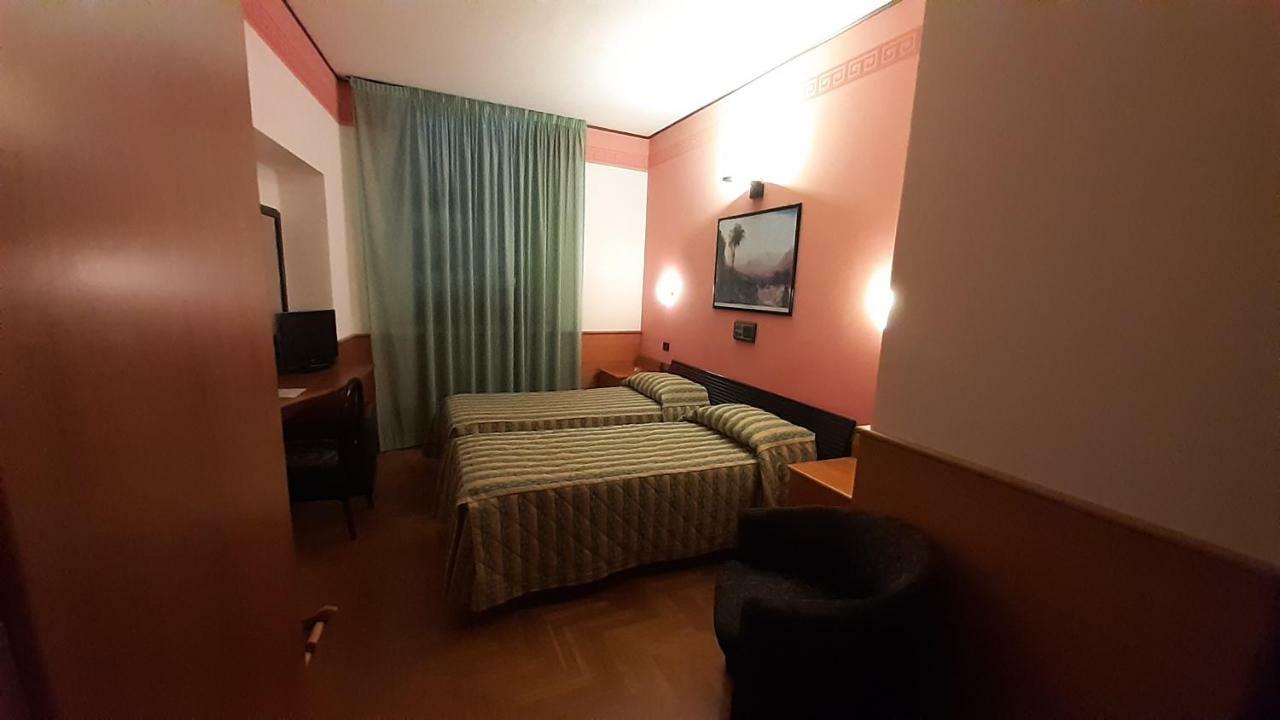 Hotel Valentino Centro Storico Orvieto Buitenkant foto